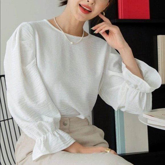 DAZY Shein White Elegant Flounce Sleeve Keyhole Back Blouse size Women’s small - Picture 4 of 4